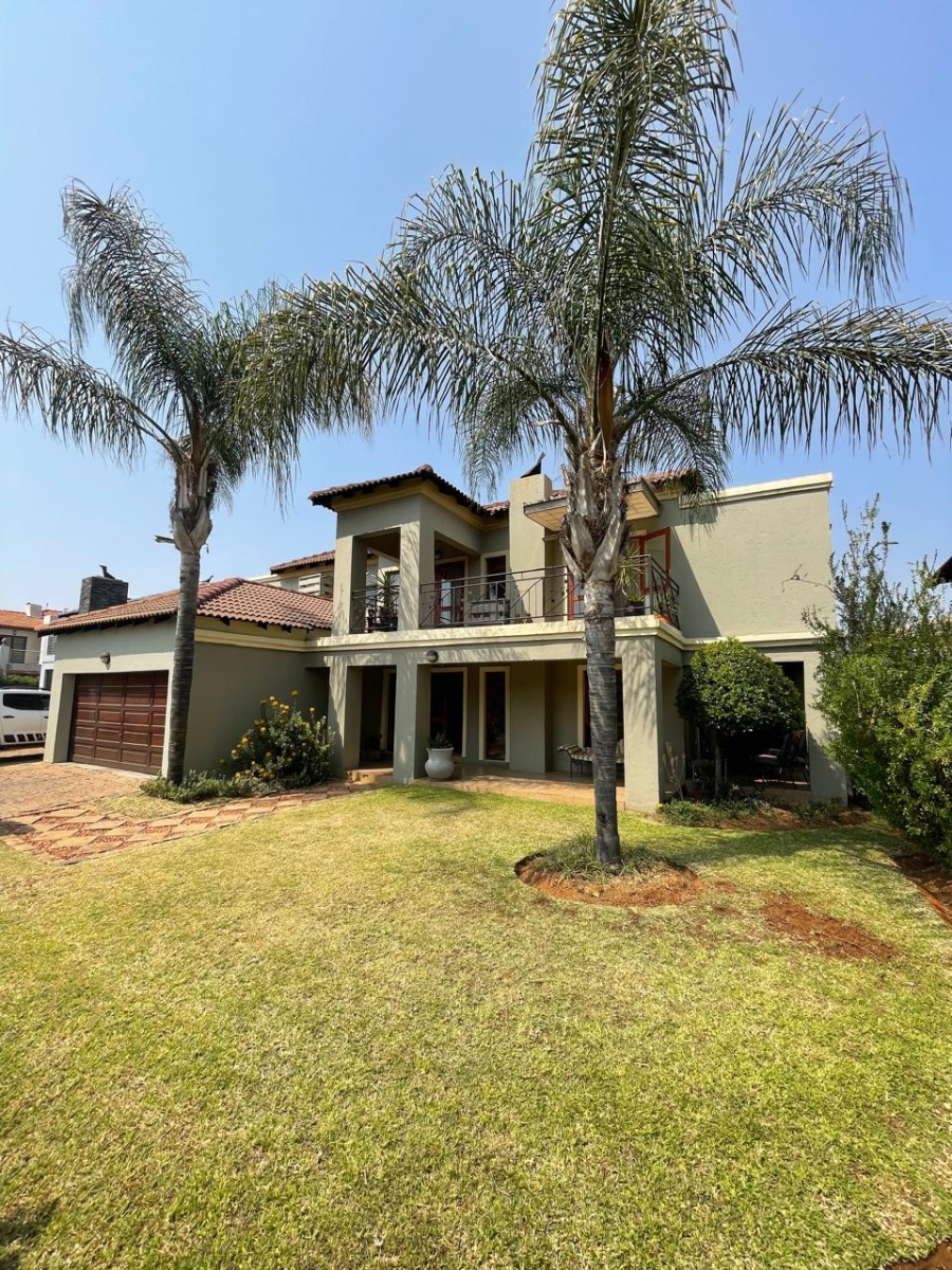 5 Bedroom Property for Sale in Xanadu Eco Park North West